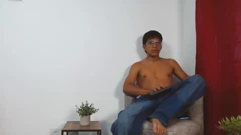 lian_wood online show from September 10, 1:10 pm
