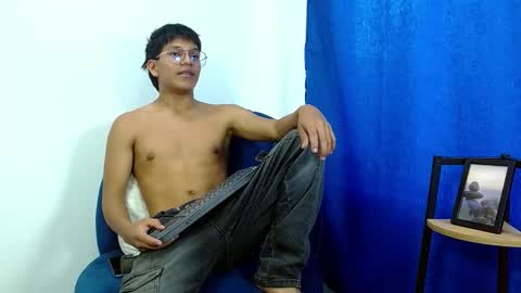 lian_wood online show from September 12, 1:44 pm