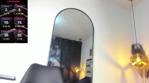 lianfox_ online show from June 18, 12:43 pm