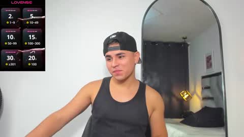 lianfox_ online show from June 20, 1:16 pm