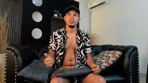 Liang online show from March 25, 11:53 pm