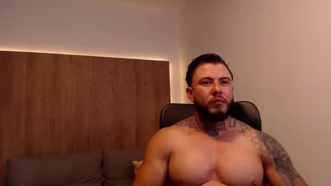 lianjones9 online show from October 19, 6:33 pm