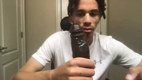 lightskin4you online show from January 1, 12:21 am