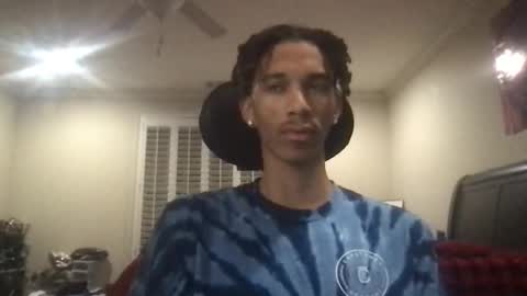 lightskin4you online show from December 28, 11:26 pm