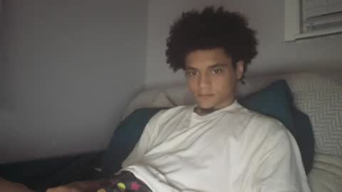 lightskinwithgirth online show from April 14, 5:07 am