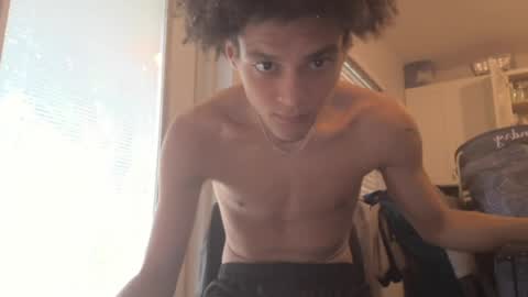 lightskinwithgirth online show from April 22, 4:56 pm