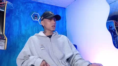Snapshot of liiaam_lee_ chatting on January 24, 12:31 pm Daniel online show from January 24, 12:31 pm
