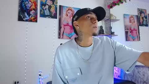 Snapshot of liiaam_lee_ chatting on September 14, 3:25 pm Daniel online show from September 14, 3:25 pm