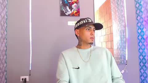 Daniel online show from April 23, 7:49 pm