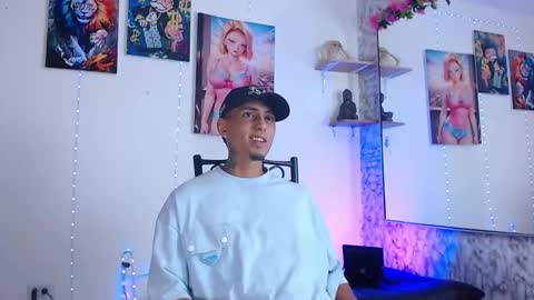 Snapshot of liiaam_lee_ chatting on September 16, 3:35 pm Daniel online show from September 16, 3:35 pm