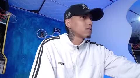 Snapshot of liiaam_lee_ chatting on January 28, 12:54 pm Daniel online show from January 28, 12:54 pm