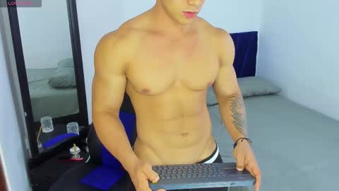 Snapshot of liiam_jesus chatting on September 16, 2:45 am liiam_jesus online show from September 16, 2:45 am