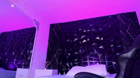 L I I A M online show from March 14, 1:01 am