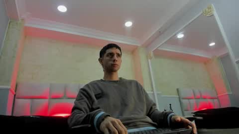 Snapshot of liiamhudson_ chatting on February 17, 4:31 am L I I A M online show from February 17, 4:31 am