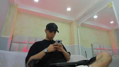 Snapshot of liiamhudson_ chatting on February 26, 5:42 am L I I A M online show from February 26, 5:42 am