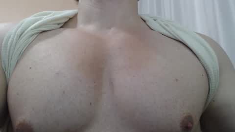 Snapshot of likwidator84 chatting on October 6, 12:37 am Maximus online show from October 6, 12:37 am