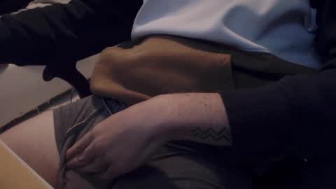 lil_j_ online show from October 14, 8:05 pm