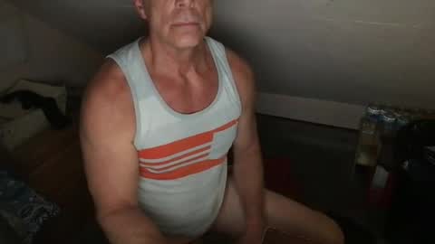 liljohnny69948360 online show from June 13, 8:07 pm