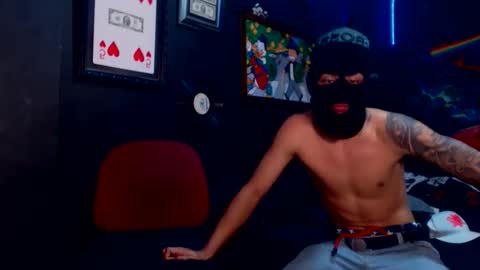 Snapshot of lilray99 chatting on December 20, 7:55 am ONLYFANS online show from December 20, 7:55 am