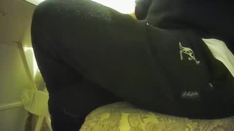 Snapshot of lily_lovelyman_ chatting on December 19, 9:17 pm lily lovelyman online show from December 19, 9:17 pm