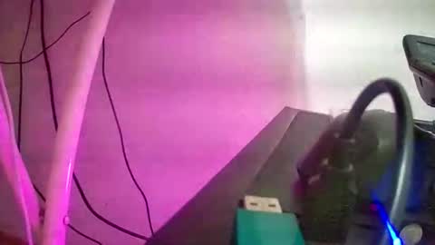 lilylovelyman50 online show from May 11, 2:56 pm