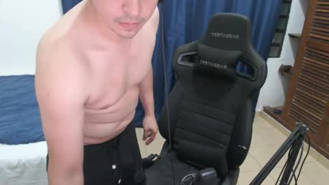 lionblake online show from April 7, 7:52 am