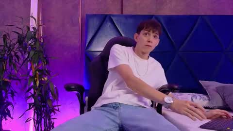 LION FOSTER online show from February 11, 10:26 pm