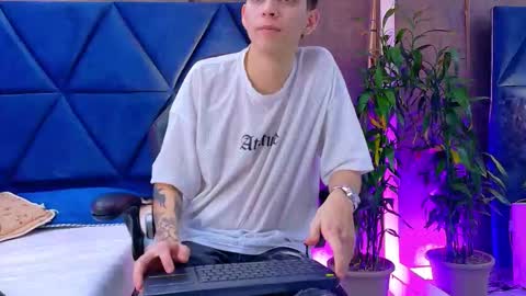 LION FOSTER online show from February 4, 11:33 pm