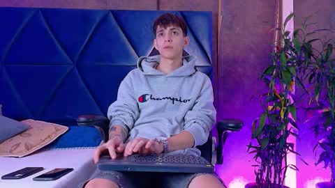 LION FOSTER online show from February 3, 11:32 pm