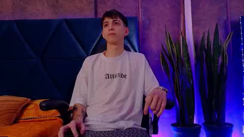 LION FOSTER online show from December 4, 9:33 pm