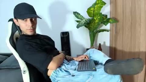 Lior Vante online show from June 20, 2:16 am