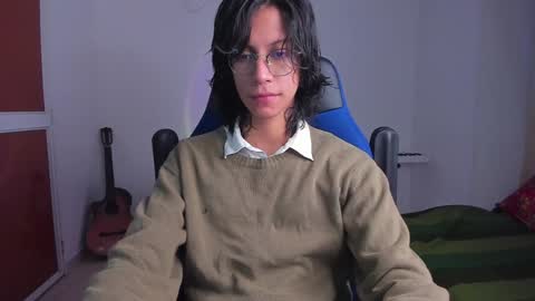Snapshot of literateboy chatting on February 3, 11:20 am Literateboy online show from February 3, 11:20 am