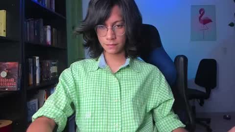 Snapshot of literateboy chatting on September 23, 1:05 am Literateboy online show from September 23, 1:05 am