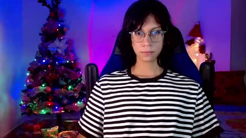 Snapshot of literateboy chatting on December 14, 11:07 am Literateboy online show from December 14, 11:07 am