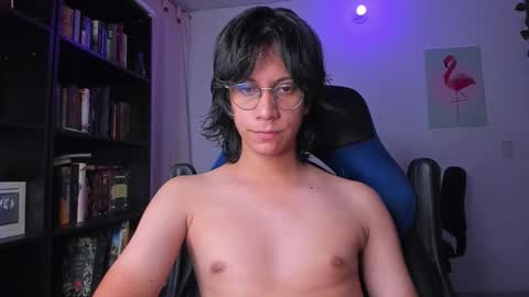 Snapshot of literateboy chatting on October 14, 12:39 am Literateboy online show from October 14, 12:39 am