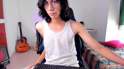 Snapshot of literateboy chatting on January 19, 7:26 pm Literateboy online show from January 19, 7:26 pm