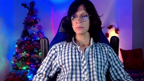 Snapshot of literateboy chatting on December 21, 11:01 am Literateboy online show from December 21, 11:01 am