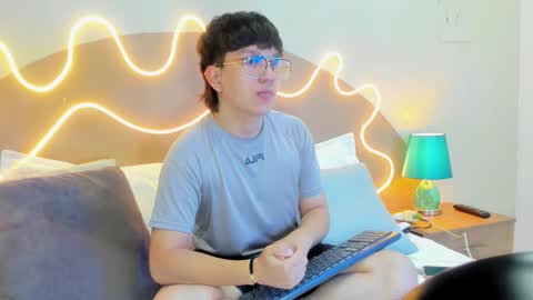 M A T T E W  online show from October 9, 2:22 pm