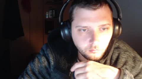 littlealien7 online show from April 30, 8:10 am