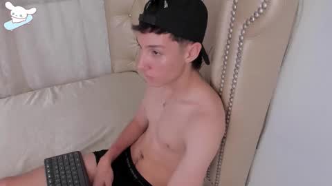 Snapshot of littledanny_ chatting on October 4, 4:01 pm DANNY online show from October 4, 4:01 pm