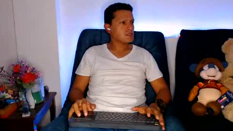 Manu online show from June 18, 4:14 am