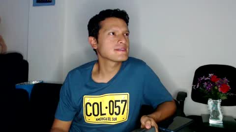 Snapshot of littledicklatin chatting on December 4, 3:48 am Manu online show from December 4, 3:48 am