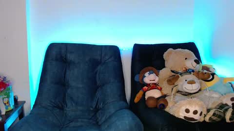 Manu online show from April 27, 4:20 am