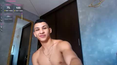 Snapshot of liuscast_22 chatting on October 5, 3:38 pm Luis Castro online show from October 5, 3:38 pm