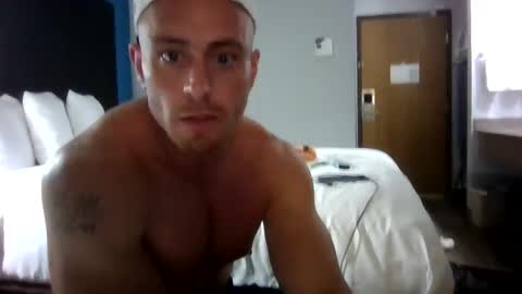 livewirest8 online show from September 28, 1:03 am
