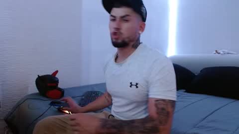 Snapshot of lliamm_2 chatting on February 1, 6:51 pm lliamm 2 online show from February 1, 6:51 pm