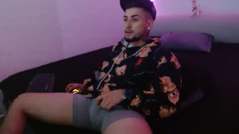 Snapshot of lliamm_2 chatting on January 22, 3:31 am lliamm 2 online show from January 22, 3:31 am