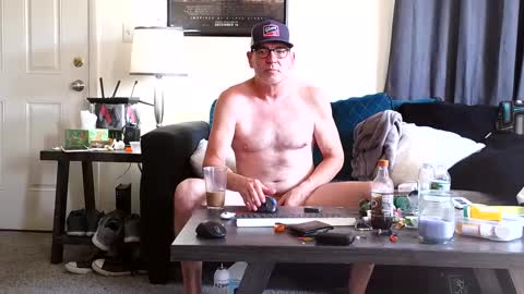Snapshot of lngdickdaddy chatting on October 3, 5:29 pm LongDick Daddy online show from October 3, 5:29 pm