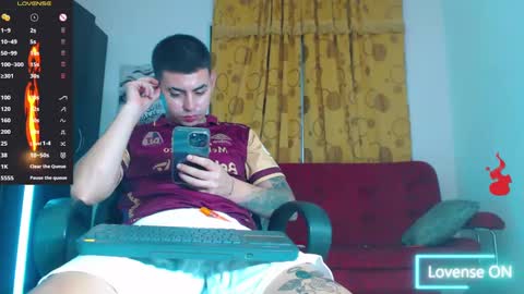 Snapshot of lobito_xxxl chatting on October 4, 12:05 am lobito_xxxl online show from October 4, 12:05 am
