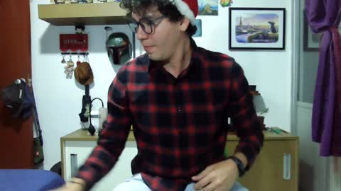 Snapshot of lobomx19 chatting on December 9, 2:56 am Lobo online show from December 9, 2:56 am